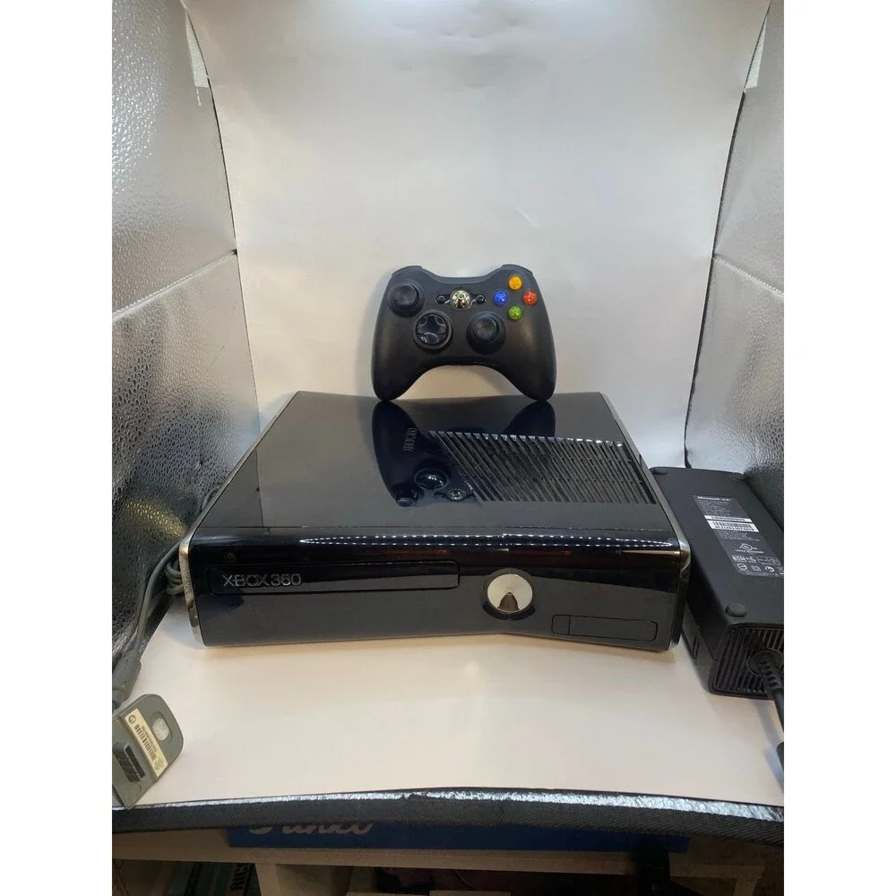 Microsoft XBox 360 S Slim 4GB Black Game Console 360S Controller + Charge + AC